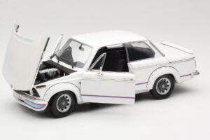 BMW 2002 Turbo E10 Bela Anson 1:18 30393 Kovina – slika 2 od 8