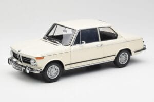 BMW 2002 Bel Kyosho 1:18 08541W Kovina