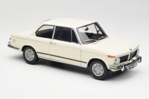 BMW 2002 Bel Kyosho 1:18 08541W Kovina – slika 6 od 8