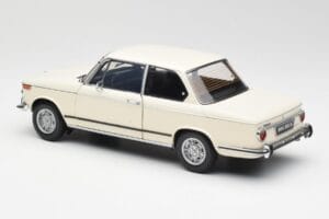 BMW 2002 Bel Kyosho 1:18 08541W Kovina – slika 7 od 8