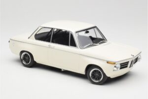 BMW 2002 Bel Plain Body Version Minichamps 1:18 155702600 Kovina – slika 4 od 6