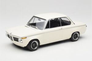 BMW 2002 Bel Plain Body Version Minichamps 1:18 155702600 Kovina