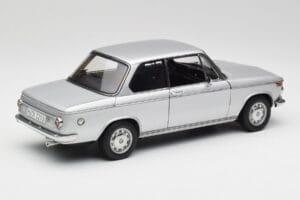 BMW 2002tii Srebrna AUTOart 1:18 80430151479 Kovina – slika 3 od 8