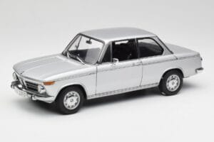 BMW 2002tii Srebrna AUTOart 1:18 80430151479 Kovina