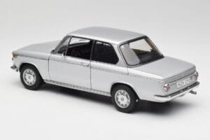 BMW 2002tii Srebrna AUTOart 1:18 80430151479 Kovina – slika 7 od 8