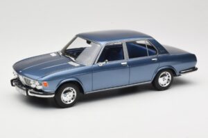 BMW 2500 E3 Blue Metallic BoS Models 1:18 BOS030 Smola