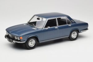 BMW 2500 E3 Blue Metallic Minichamps 1:18 155029200 Kovina