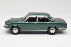 BMW 2500 E3 Green Metallic Minichamps 1:18 155029201 Kovina – slika 3 od 6