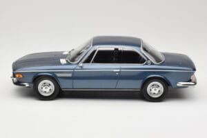 BMW 2800 CS E9 Moder Metalik Minichamps 1:18 155028032 Kovina – slika 3 od 6