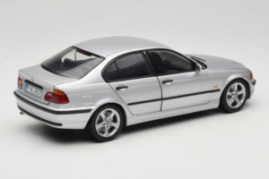 BMW 3 Series E46 Srebrn UT Models 1:18 80439421535 Kovina – slika 3 od 8