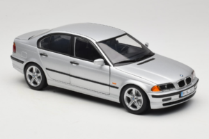 BMW 3 Series E46 Srebrn UT Models 1:18 80439421535 Kovina – slika 6 od 8