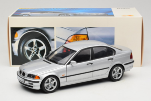 BMW 3 Series E46 Srebrn UT Models 1:18 80439421535 Kovina – slika 8 od 8