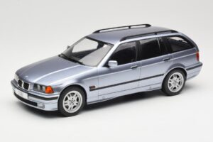 BMW 3 Series E36 Touring Blue Metallic MCG 1:18 MCG18365 Kovina