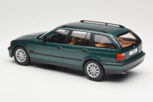 BMW 3 Series E36 Touring Green Metallic MCG 1:18 MCG18366 Kovina – slika 5 od 6