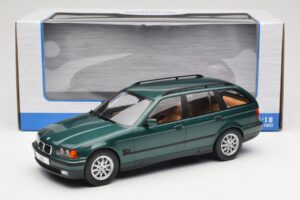 BMW 3 Series E36 Touring Green Metallic MCG 1:18 MCG18366 Kovina – slika 6 od 6