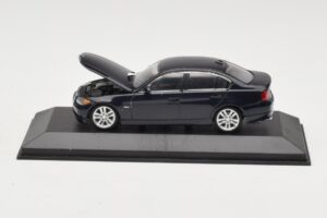 BMW 3 Series E90 Dark Blue Metallic Minichamps 1:43 80420392151-R Kovina – slika 2 od 5