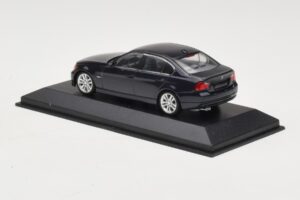 BMW 3 Series E90 Dark Blue Metallic Minichamps 1:43 80420392151-R Kovina – slika 4 od 5