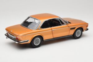 BMW 3.0 CSi E9 Gold Metallic Minichamps 1:18 180029027 Kovina – slika 3 od 8