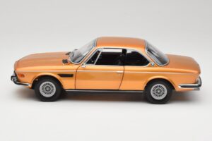 BMW 3.0 CSi E9 Gold Metallic Minichamps 1:18 180029027 Kovina – slika 4 od 8