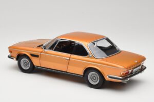 BMW 3.0 CSi E9 Gold Metallic Minichamps 1:18 180029027 Kovina – slika 7 od 8