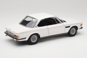 BMW 3.0 CSi E9 Bel Minichamps 1:18 180029026 Kovina – slika 3 od 8