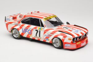 BMW 3.0 CSL E9 #71 Luigi Racing P. Xhenceval / J. Dieudonné 24 Hours of Le Mans 1977 Minichamps 1:18 155772571 Kovina – slika 4 od 6