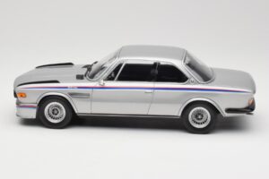 BMW 3.0 CSL E9 Polaris Silver Minichamps 1:18 155028135 Kovina – slika 3 od 6