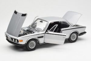 BMW 3.0 CSL E9 Srebrna Minichamps 1:18 180029020 Kovina – slika 2 od 8