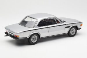 BMW 3.0 CSL E9 Srebrna Minichamps 1:18 180029020 Kovina – slika 3 od 8