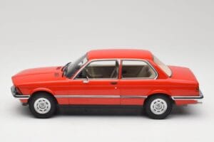 BMW 316 E21 Rdeč Minichamps 1:18 107024100 Smola – slika 3 od 6