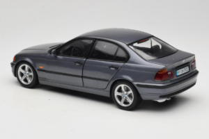 BMW 318i E46 Grey Metallic Dealerska Izdaja UT Models 1:18 80430028459 Kovina – slika 7 od 8