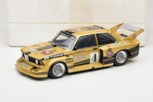 BMW 320i #4 Warsteiner J. Obermoser DRM 1977 Minichamps 1:18 180772105-R1 Kovina – slika 8 od 8