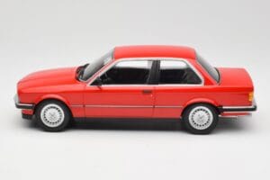 BMW 323i E21 Rdeč Minichamps 1:18 155026000 Kovina – slika 3 od 6