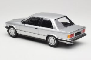 BMW 323i E21 Srebrn Minichamps 1:18 155026001 Kovina – slika 5 od 6