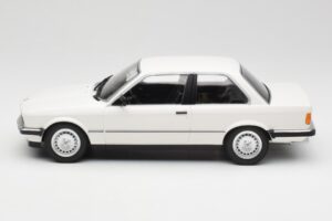 BMW 323i E21 Bel Minichamps 1:18 155026005 Kovina – slika 3 od 6