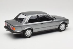 BMW 323i E30 Grey Metallic Minichamps 1:18 155026006 Kovina – slika 2 od 6