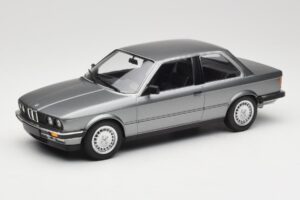 BMW 323i E30 Grey Metallic Minichamps 1:18 155026006 Kovina