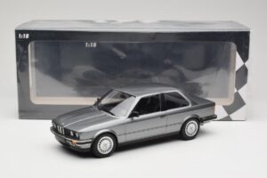 BMW 323i E30 Grey Metallic Minichamps 1:18 155026006 Kovina – slika 6 od 6