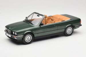 BMW 325i E30 Kabriolet Zelen MCG 1:18 MCG18545 Kovina
