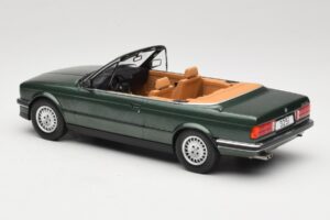 BMW 325i E30 Kabriolet Zelen MCG 1:18 MCG18545 Kovina – slika 5 od 6