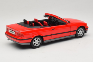 BMW 325i E36 Kabriolet Rdeč Maisto 1:18 50229 Kovina – slika 3 od 8