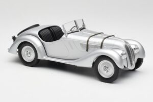 BMW 328 Srebrna Minichamps 1:18 155025030 Kovina – slika 4 od 6