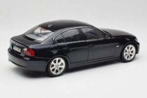 BMW 330i E46 Črn Kyosho 1:18 08731RB Kovina – slika 3 od 8