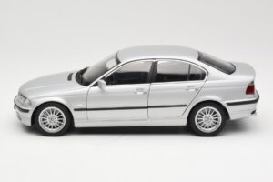 BMW 330i E46 Srebrna UT 1:18 80430302328 Kovina – slika 4 od 8