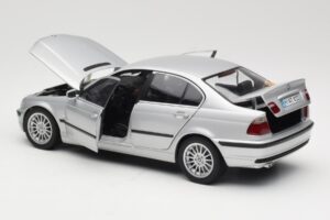 BMW 330i E46 Srebrna UT 1:18 80430302328 Kovina – slika 5 od 8