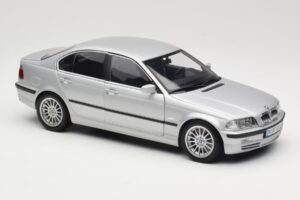 BMW 330i E46 Srebrna UT 1:18 80430302328 Kovina – slika 6 od 8