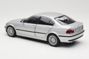 BMW 330i E46 Srebrna UT 1:18 80430302328 Kovina – slika 7 od 8