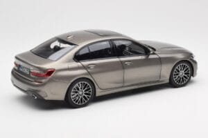 BMW 330i G20 Srebrn Norev 1:18 183275 Kovina – slika 3 od 8