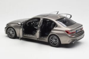 BMW 330i G20 Srebrn Norev 1:18 183275 Kovina – slika 5 od 8