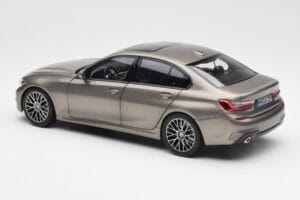 BMW 330i G20 Srebrn Norev 1:18 183275 Kovina – slika 7 od 8